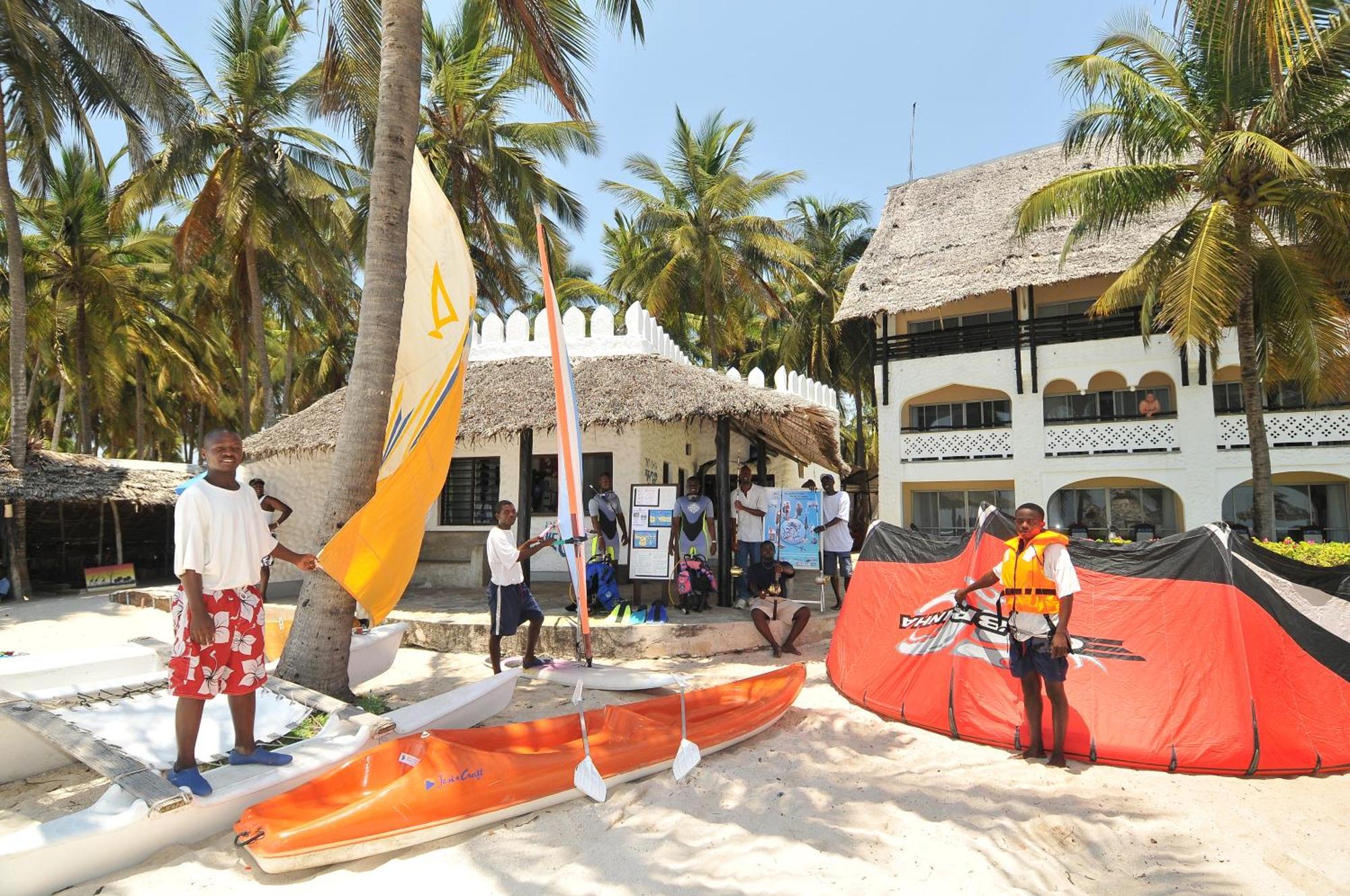 Southern Palms Beach Resort Playa de Diani Exterior foto